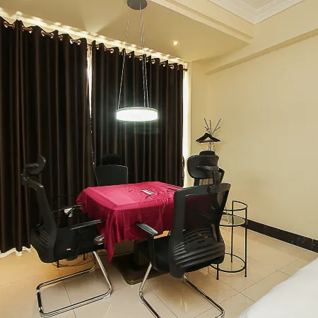 Huacheng Hotel (Qionghai People's Hospital Wanquanhe Branch)