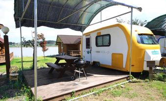 Taean (Anmyeondo) Buddy Camping and Caravan Pension
