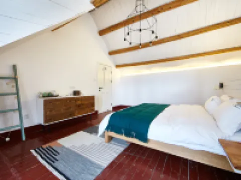 Wangshan Villa Hotels near Du Yuesheng Mansion