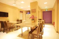 Jiatai Chain Business Hotel (Haicheng Traditional Chinese Medicine Hospital)