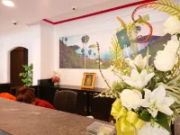 The Royal P Phuket Các khách sạn gần Trường Dowroongwittaya 