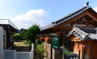 Haninok's Ihwawon House Jeonju