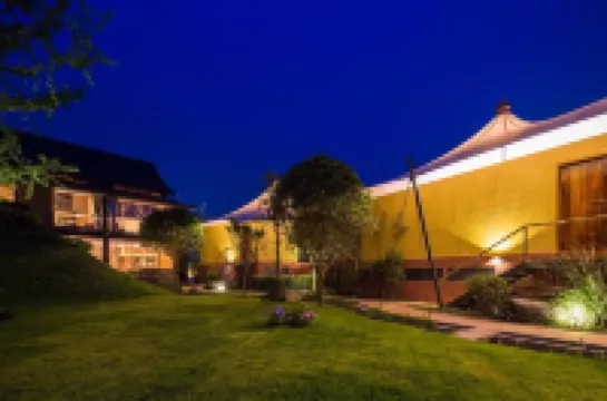 Chengdu Miaoxi Wild Luxury Resort Hotel