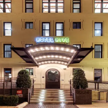 Hotel Hive Hotels near Lincoln Memorial