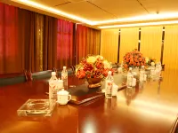 Jinfeng International Hotel Hotels in Maqin