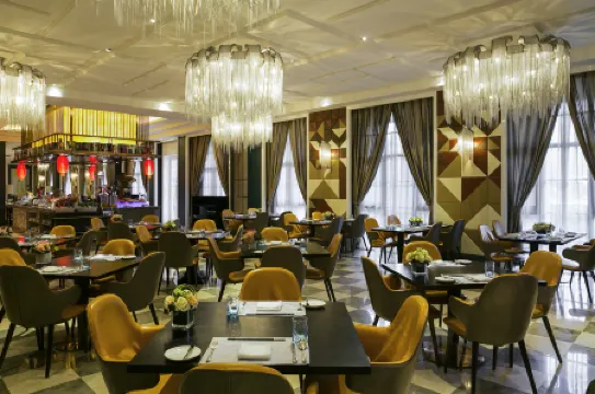 Zhengzhou Qianna Hotel Splendor Donglin Lake