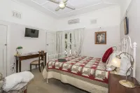 Rosebridge House Bed & Breakfast Adult Retreat Hotel a Wattle Grove