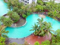 三亚中途海景公寓 - 室外游泳池
