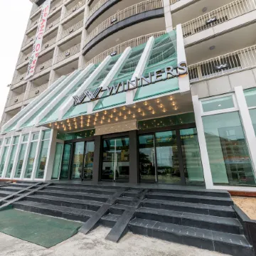 Winners Hotel Отели рядом с достопримечательностью «Библиотека «Сунджу»»