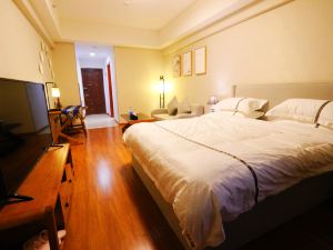 Q+ Junuo Apartment Hotel (Foshan Sanshui Wanda Plaza)