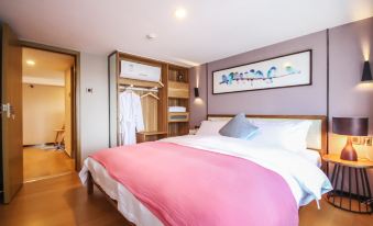 Huamo Apartment (Guangzhou South Railway Station Hanxi Changlong Metro Station)