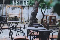 Neighbor 6 Youth Hostel