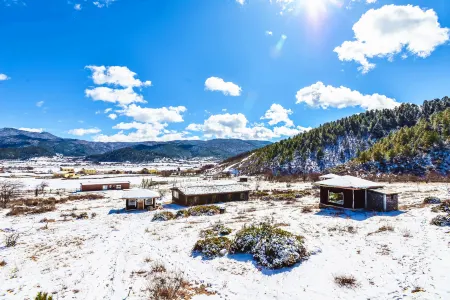 Ren'an Valley 270 Degree Tent Manor