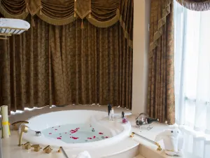 Zhengzhou Cheered Hotel