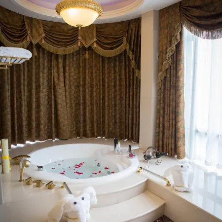 Zhengzhou Cheered Hotel