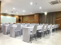 Anna-Nava Pakkret Hotel