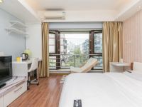 上海Warm轻奢简居酒店式公寓 - 大床房