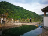 Lvlingu Chalet Resort Hotel dekat Zhangduzhen