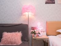 广州欢乐窝艺术主题精品公寓 - 粉红蜜意大床房