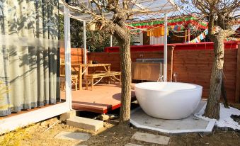 Hot Spring Lanchong RV Campsite