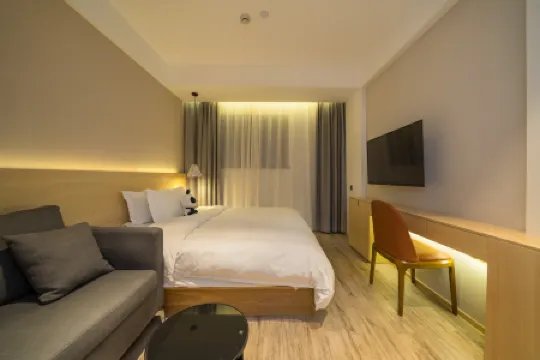 스시 부티크 호텔 (화이하이 중로 지하철역)