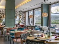 Vincci Maritimo Hotels near Metro Station