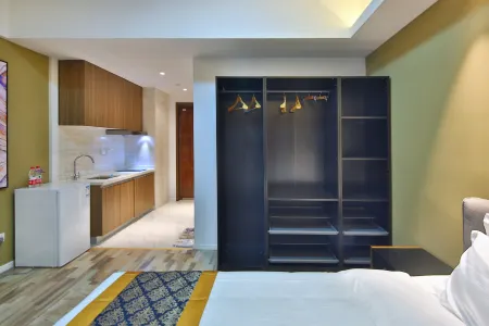 7Hao Zhenpin Hotel (Jinan Luneng Guihe Lingxiucheng Jin Street) Отели рядом с достопримечательностью «Академия технологий Национальной сети»