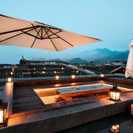 Xianzai Houshe Hotel (Dujiangyan Scenic Area)