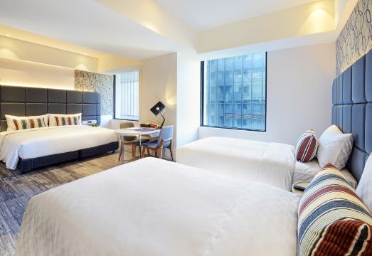 3. 호텔 참 참 -..