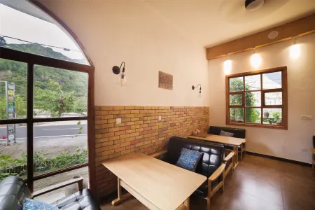 Floral Hotels Time Inn Отели рядом с достопримечательностью «Danzhuxiang»