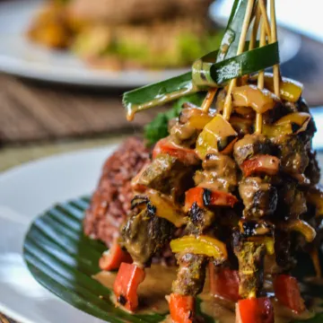 Ubud Nyuh Bali Resort & Spa Отели рядом с достопримечательностью «Green Village»