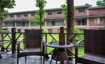 Huanting Fushi Shanju Holiday Hotel