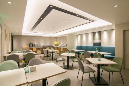 Homeinn Selected Hotel (Datong Yingbin Street Yuhe West Road Railway Station)