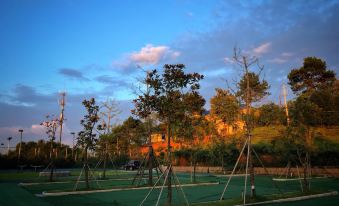 Huangshan Nagu RV Parent-child Italian Light Luxury Holiday Manor (Tunxi Old Street Branch)