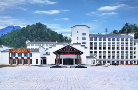 Tiantang Guzhai Holiday Hotel Отели рядом с достопримечательностью «Baima Canyon»