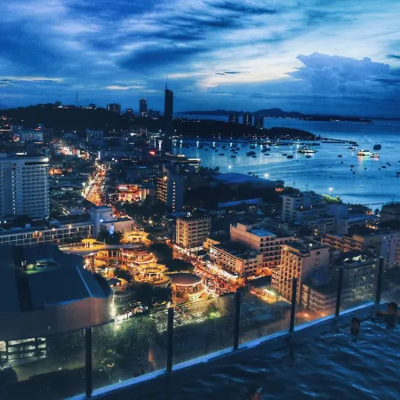 WCC The base central pattaya Отели рядом с достопримечательностью «Бич-роуд»