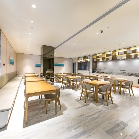 JI Hotel (Shanghai Auto City Metro Station) Отели рядом с достопримечательностью «Северный вокзал Аньтин»