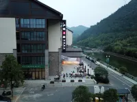 Luci No.1 Holiday Hotel Hotel in zona Yanziling Fishing Pavilion