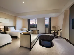 Crowne Plaza Hotel