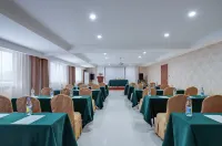 Vienna Hotel (Suzhou Xiaoxian Railway Station Zheshang Market Branch)