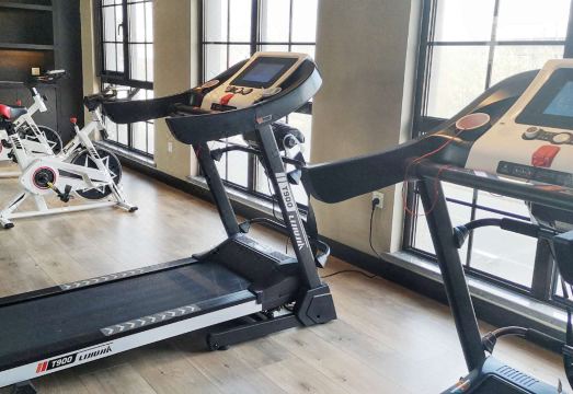 호텔 주변 상업 지구