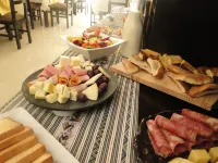 Hotel Las Quenas - breakfast