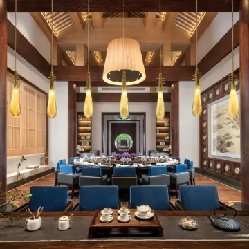 HUAQING PALACE RESORT & SPA