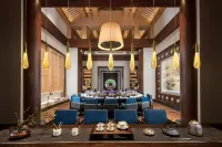 HUAQING PALACE RESORT & SPA