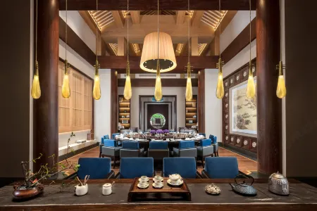 HUAQING PALACE RESORT & SPA Отели рядом с достопримечательностью «Xi'an University of Science and Technology Lintong Campus»