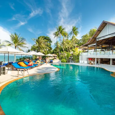 Coral Cliff Beach Resort Samui Отели рядом с достопримечательностью «Тхонг-Такиан»