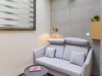 上海摩居长短租公寓直营店(武宁新村分店) - 阳光一室大床房