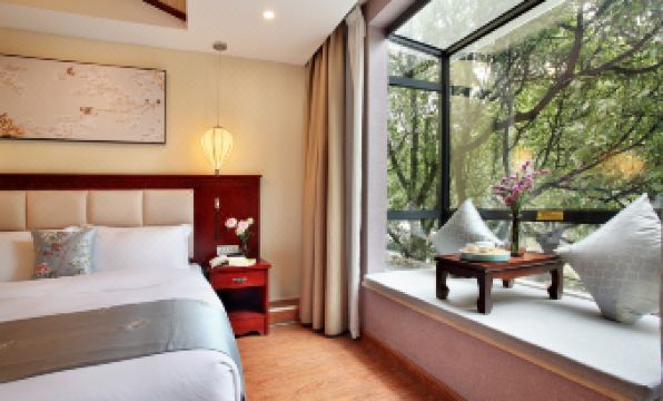 Shui Yue Ge Boutique Hotel