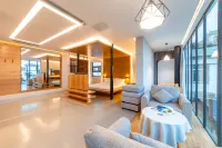Erhai Zhijing Garden Seaview Hotel - พร้อมระเบียง