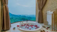 Mushroom outdoor luxury hotel